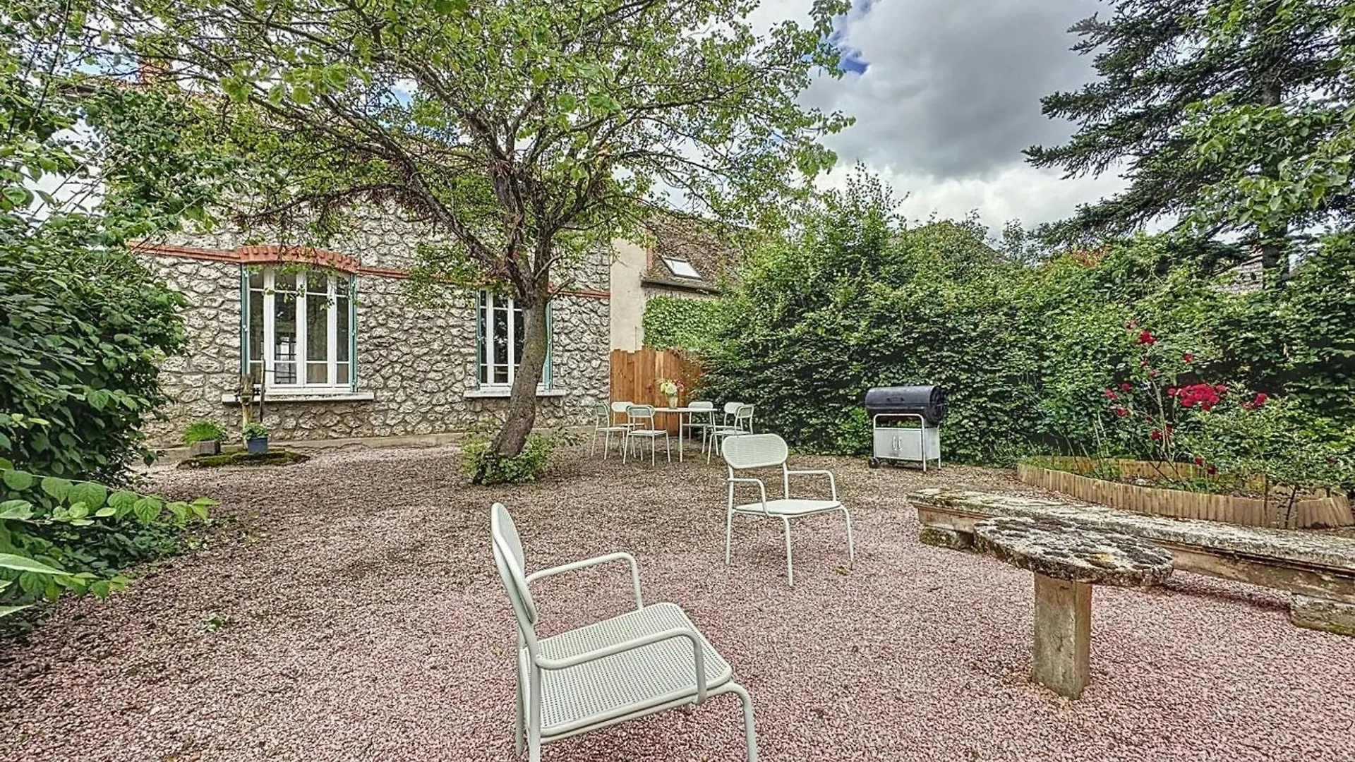 Gite Tranquille Avec Jardin, Parking Et Wi-Fi A La Ferte-Hauterive - Fr-1-489-549 France