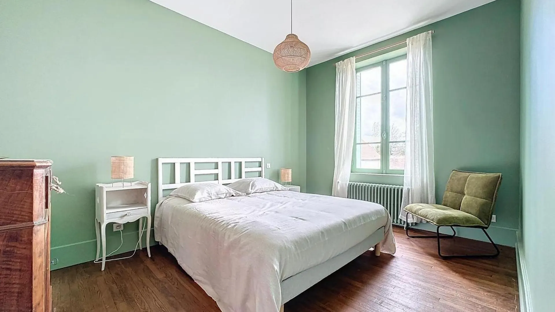 Gite Tranquille Avec Jardin, Parking Et Wi-Fi A La Ferte-Hauterive - Fr-1-489-549